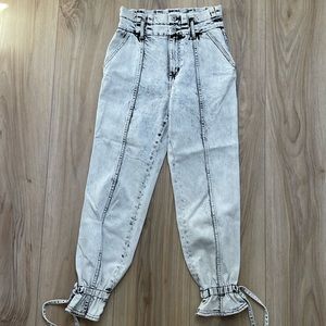 Something Navy Ankle Tie Washed Jeans High Wasted